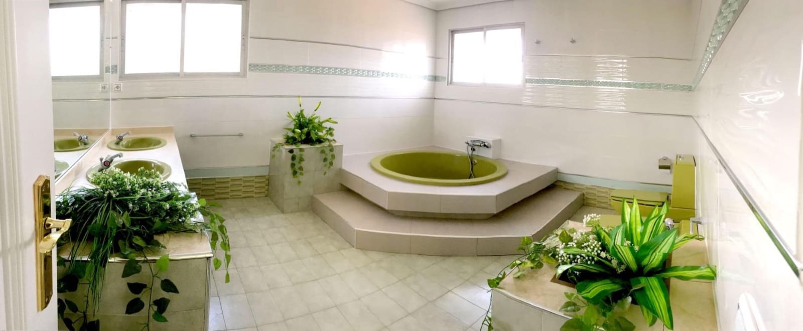 9 soveværelse Villa til leje i Las Rozas de Madrid med swimmingpool garage - € 9.200 (Ref: 9686551)