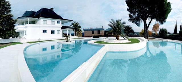 9 quarto Moradia para arrendar em Las Rozas de Madrid com piscina garagem - 9 200 € (Ref: 9686551)