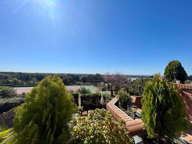 5 Zimmer Penthouse zu verkaufen in Las Rozas de Madrid mit Pool Garage - 745.000 € (Ref: 9686552)