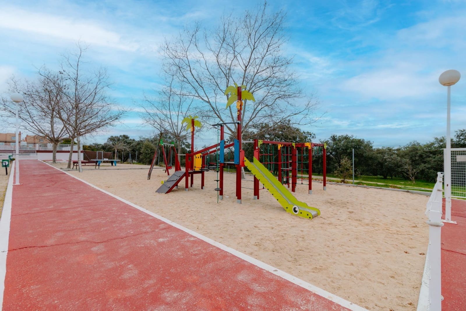 5 bedroom Penthouse for sale in Las Rozas de Madrid with pool garage - € 745,000 (Ref: 9686552)