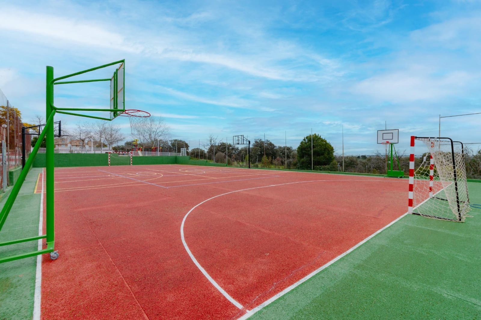 5 bedroom Penthouse for sale in Las Rozas de Madrid with pool garage - € 745,000 (Ref: 9686552)