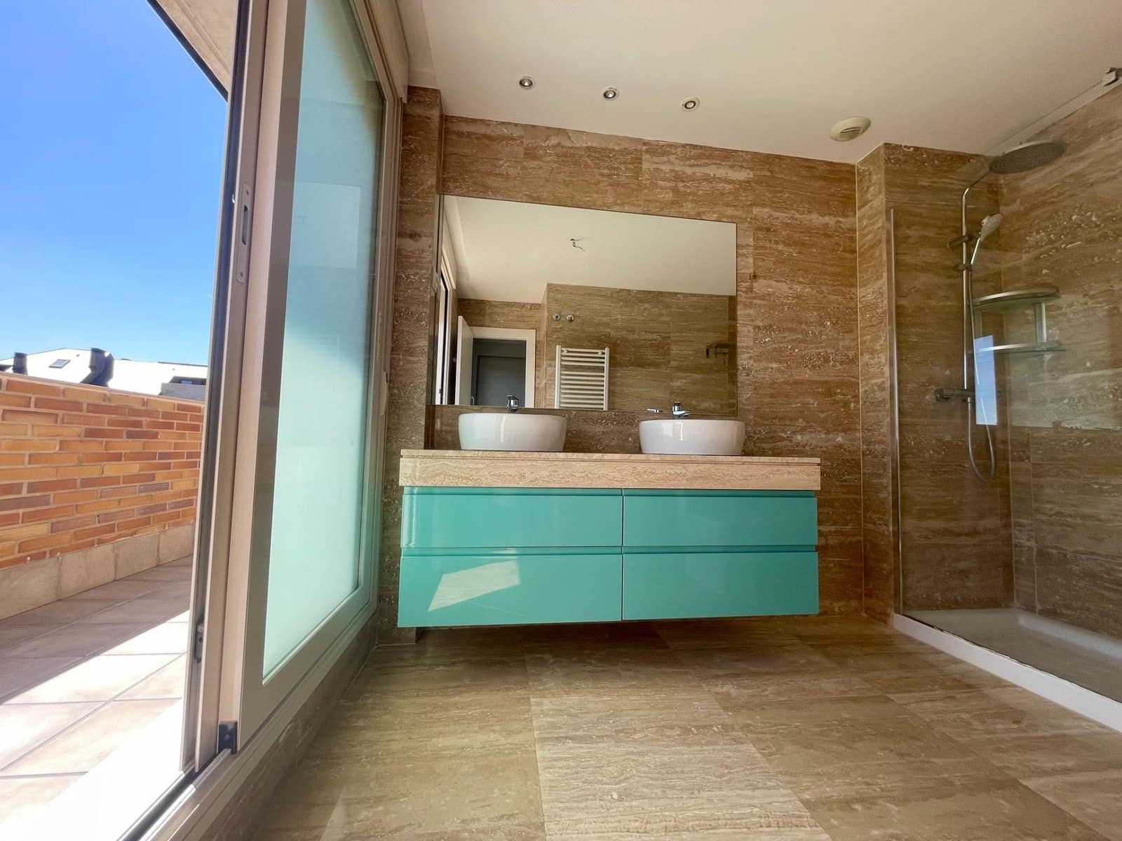 6 bedroom Semi-detached Villa for rent in Majadahonda with pool garage - € 4,500 (Ref: 9698889)