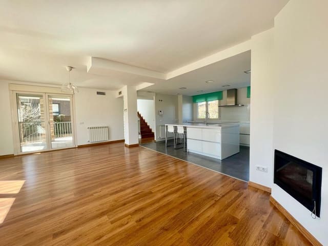 Pareado de 6 habitaciones en Majadahonda en alquiler con piscina garaje - 4.500 € (Ref: 9698889)