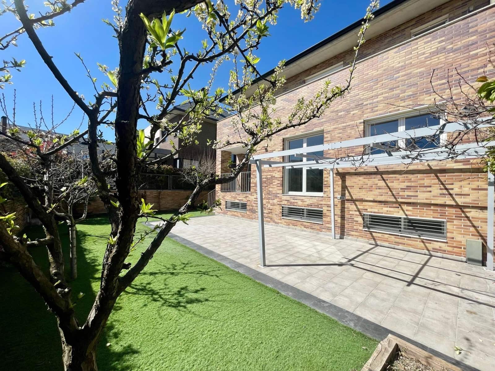 6 sovrum Semi-fristående Villa att hyra i Majadahonda med pool garage - 4 500 € (Ref: 9698889)