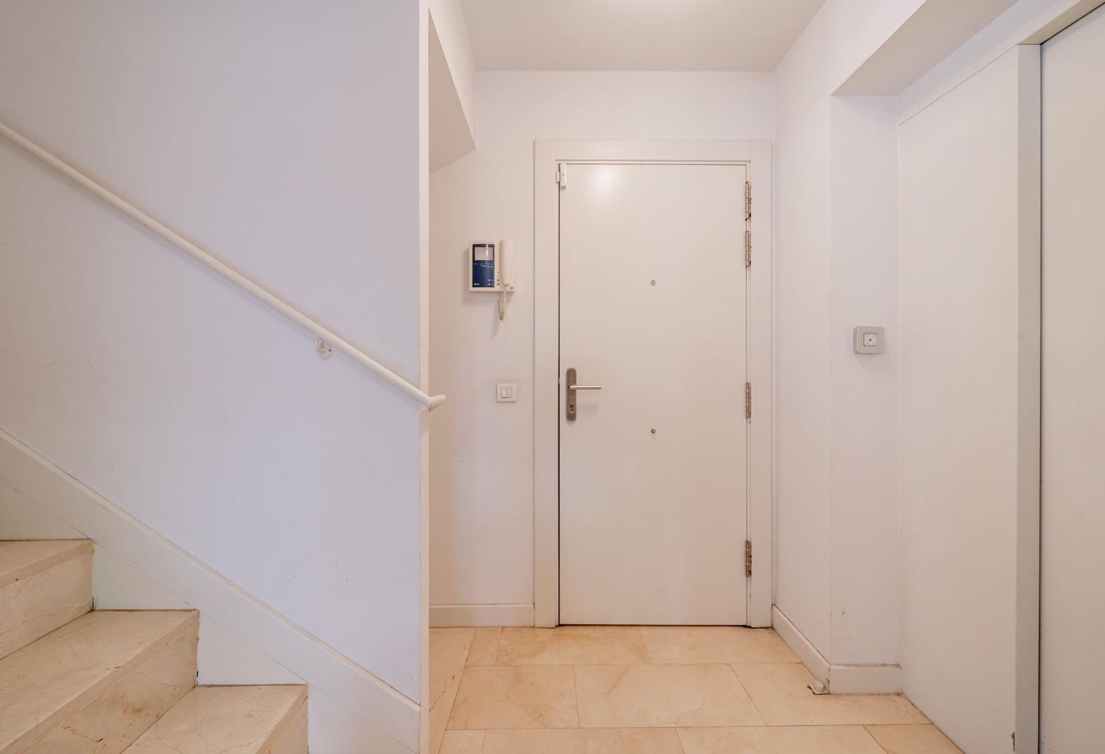 4 soverom Rekkehus til salgs i Torrelodones med svømmebasseng garasje - € 975 000 (Ref: 9780685)