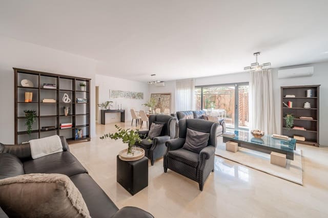 4 sovrum Radhus till salu i Torrelodones med pool garage - 840 000 € (Ref: 9780685)