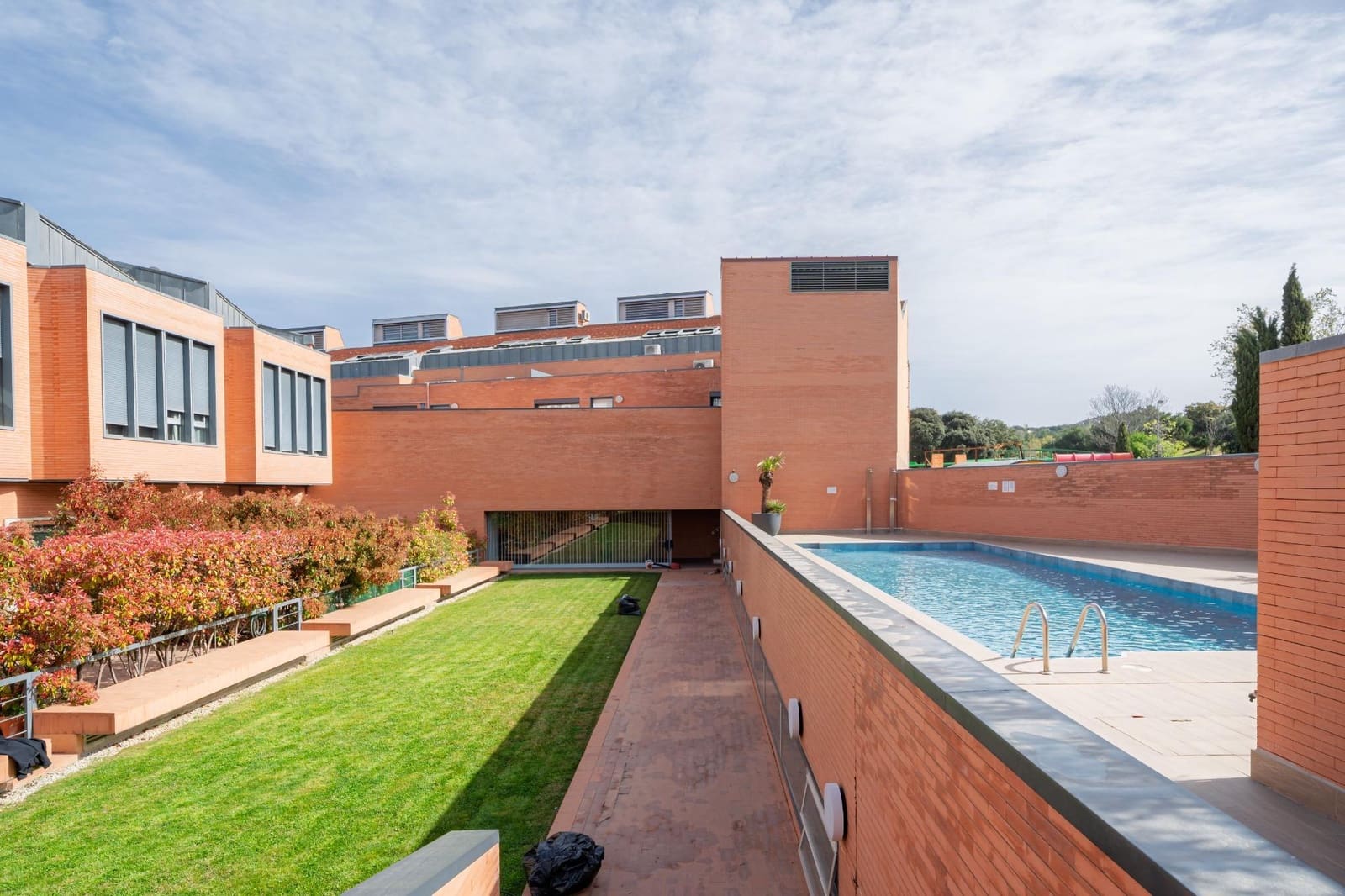 4 bedroom Terraced Villa for sale in Torrelodones with pool garage - € 840,000 (Ref: 9780685)