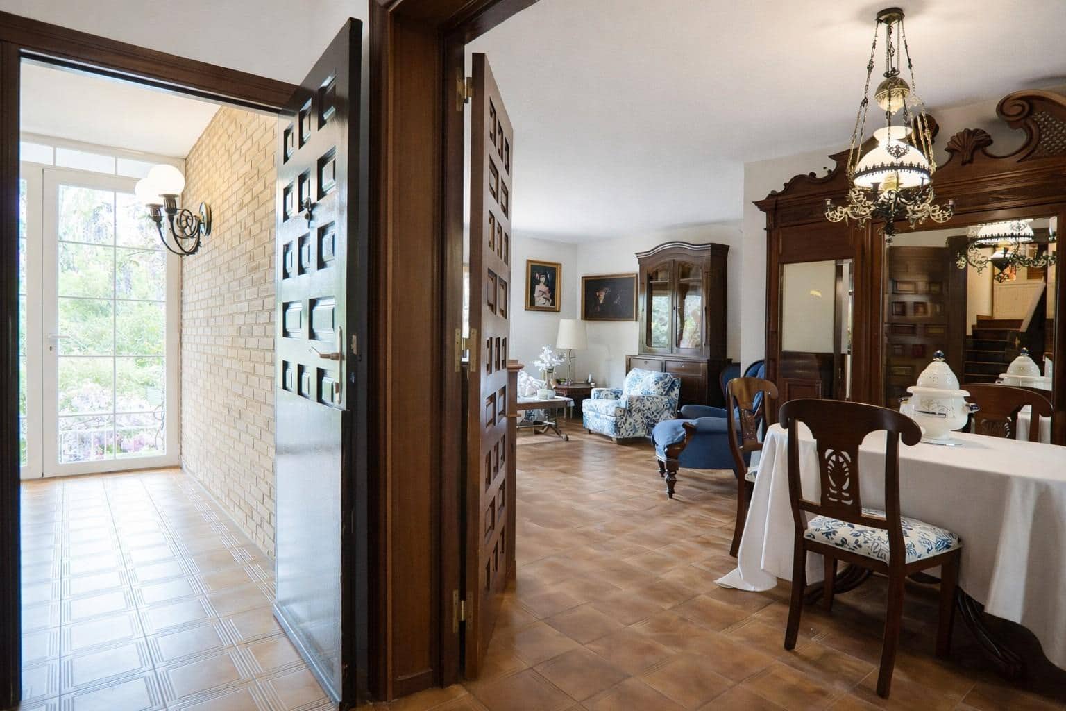 4 bedroom Villa for sale in Torrelodones with pool garage - € 865,000 (Ref: 9780686)