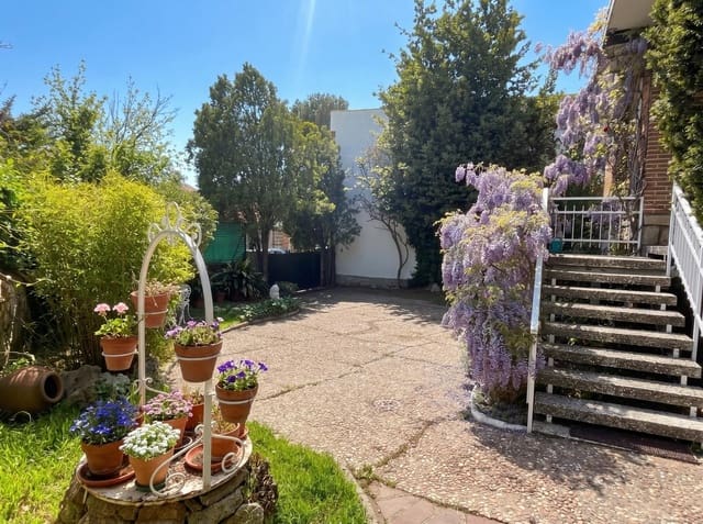 4 chambre Villa/Maison à vendre à Torrelodones avec piscine garage - 865 000 € (Ref: 9780686)