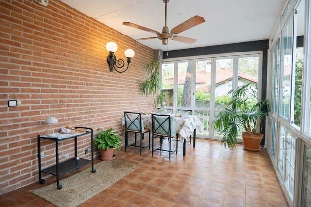 4 sypialnia Willa na sprzedaż w Torrelodones z basenem garażem - 865 000 € (Ref: 9780686)