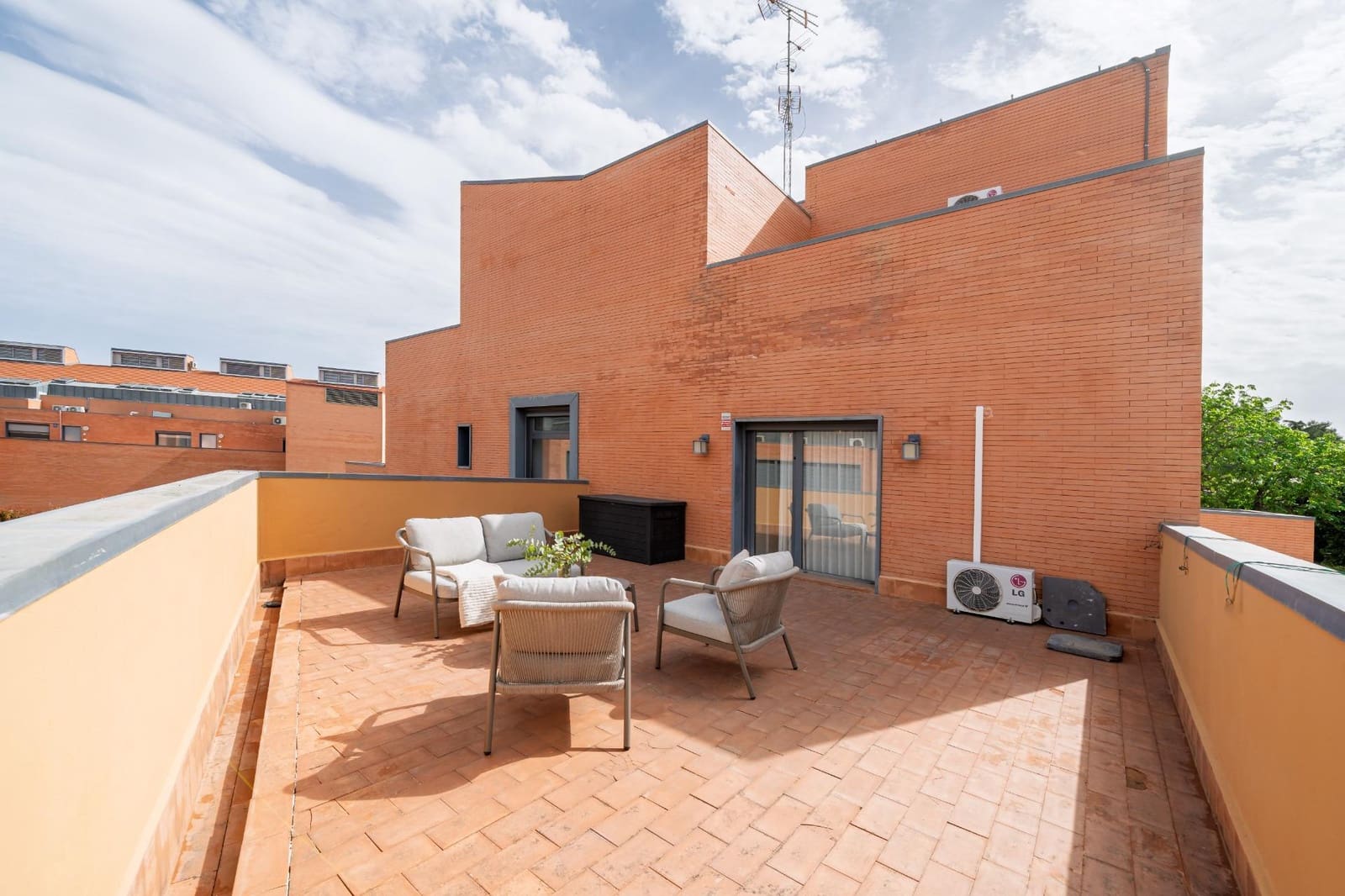 4 soverom Rekkehus til salgs i Torrelodones med svømmebasseng garasje - € 870 000 (Ref: 9794759)