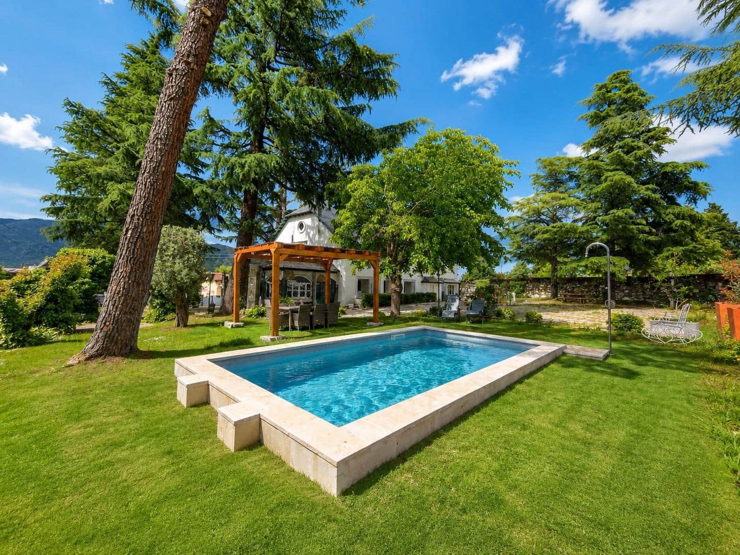 6 bedroom Villa for sale in El Boalo with pool - € 995,000 (Ref: 9836418)
