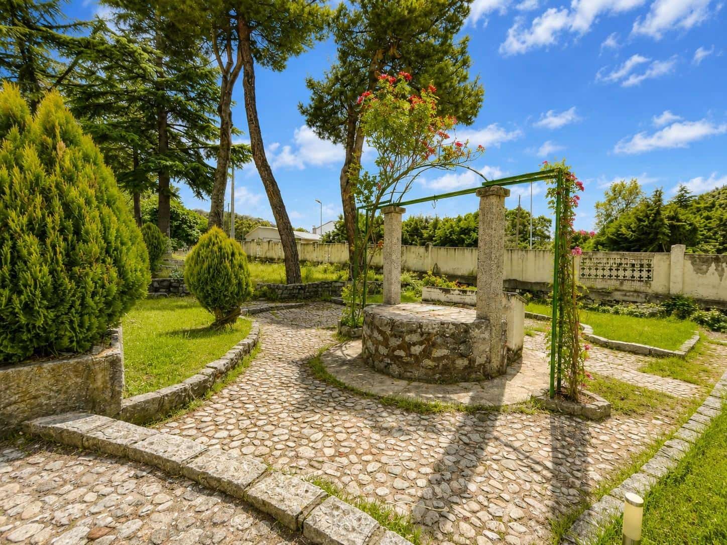 6 bedroom Villa for sale in El Boalo with pool - € 995,000 (Ref: 9836418)