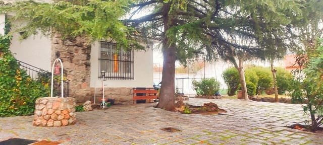 6 bedroom Villa for sale in Moralzarzal with pool garage - € 919,000 (Ref: 9865286)