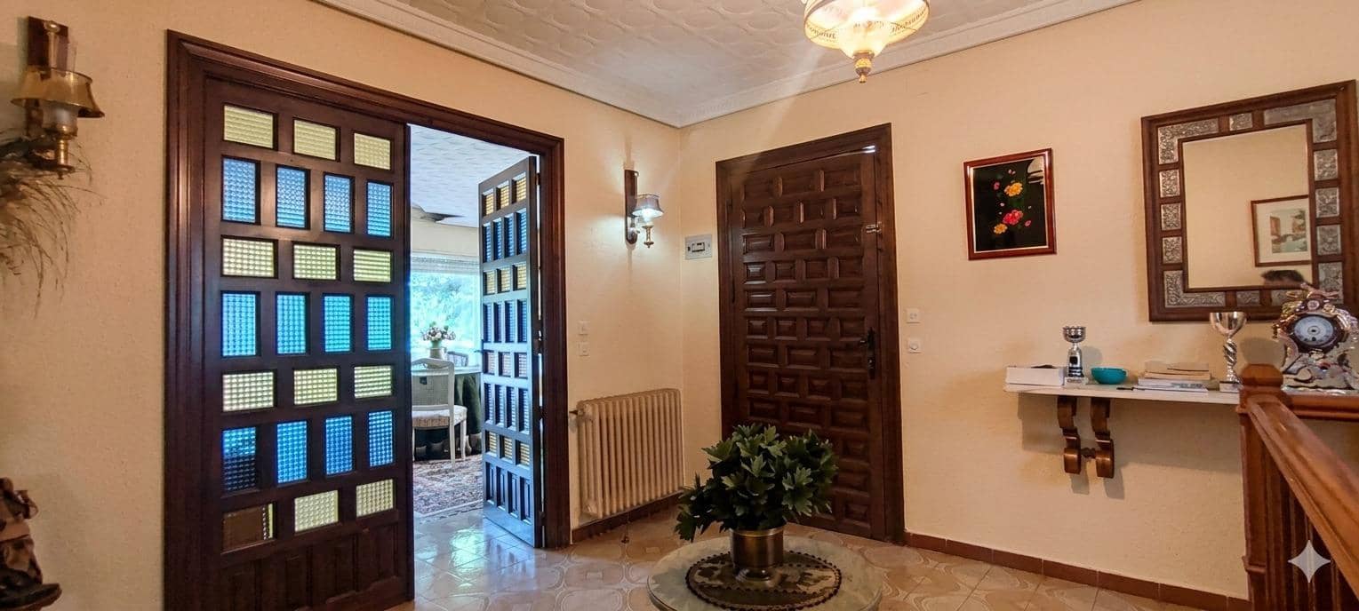 6 bedroom Villa for sale in Moralzarzal with pool garage - € 919,000 (Ref: 9865286)