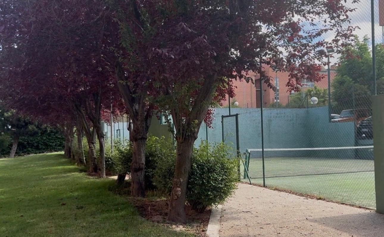 3 bedroom Flat for sale in Las Rozas de Madrid with pool garage - € 649,000 (Ref: 9865287)