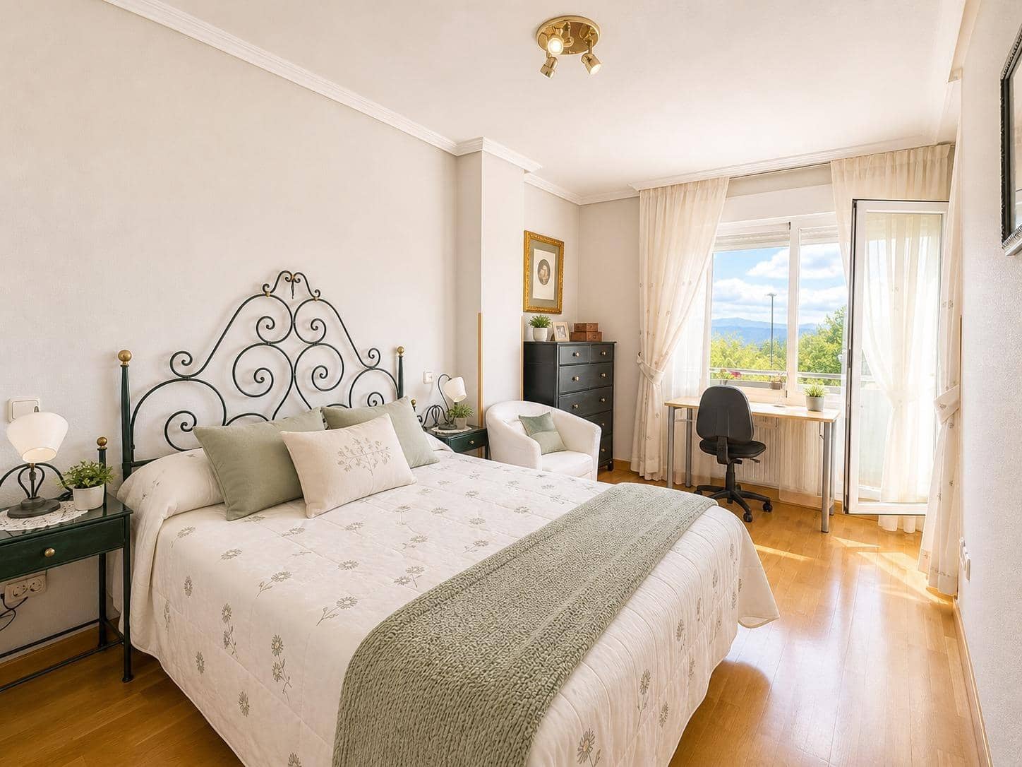 3 bedroom Flat for sale in Las Rozas de Madrid with pool garage - € 649,000 (Ref: 9865287)