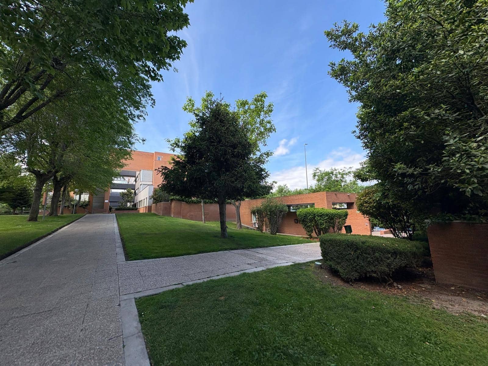 3 bedroom Flat for sale in Las Rozas de Madrid with pool garage - € 649,000 (Ref: 9865287)