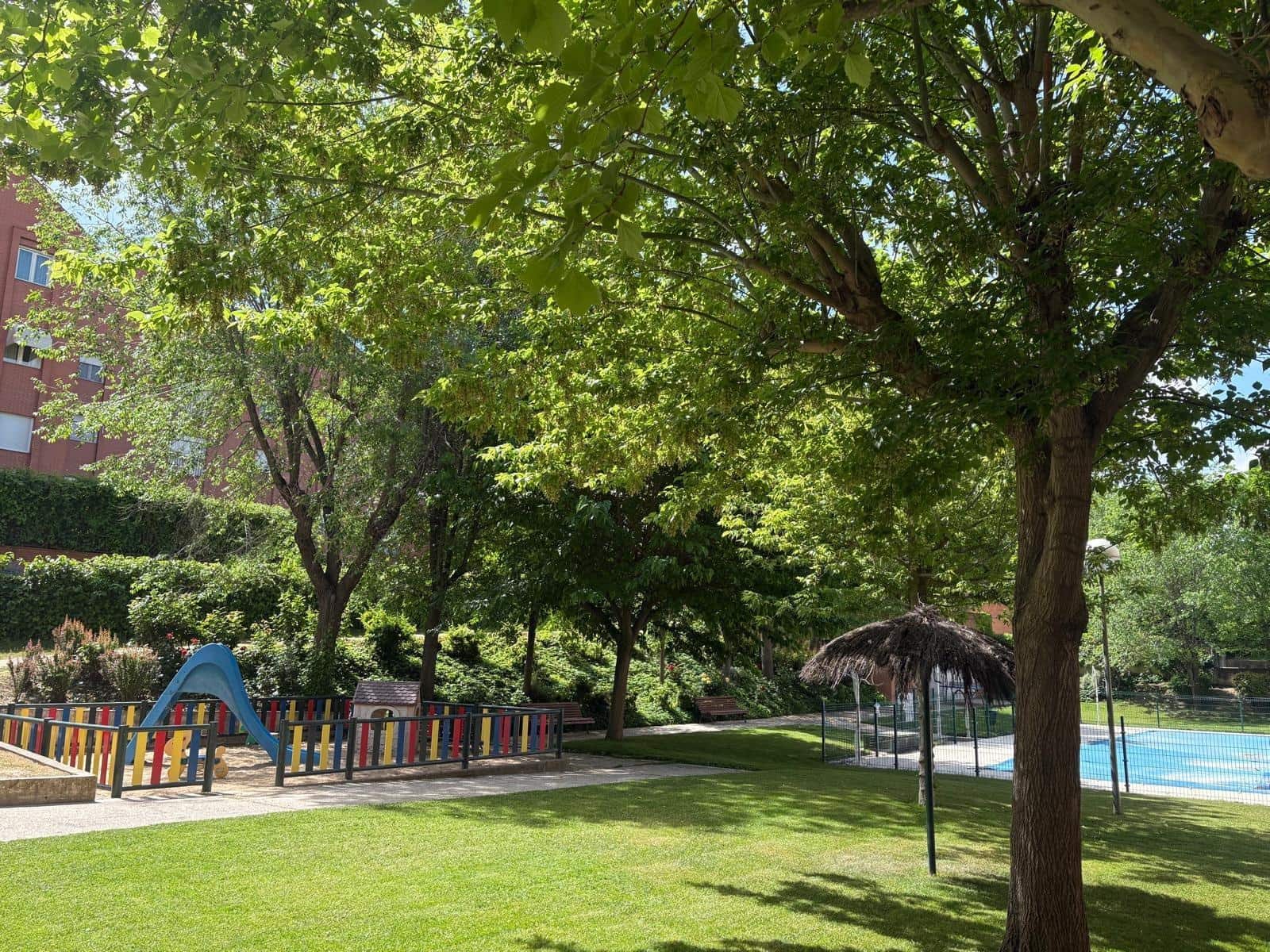 3 bedroom Flat for sale in Las Rozas de Madrid with pool garage - € 649,000 (Ref: 9865287)