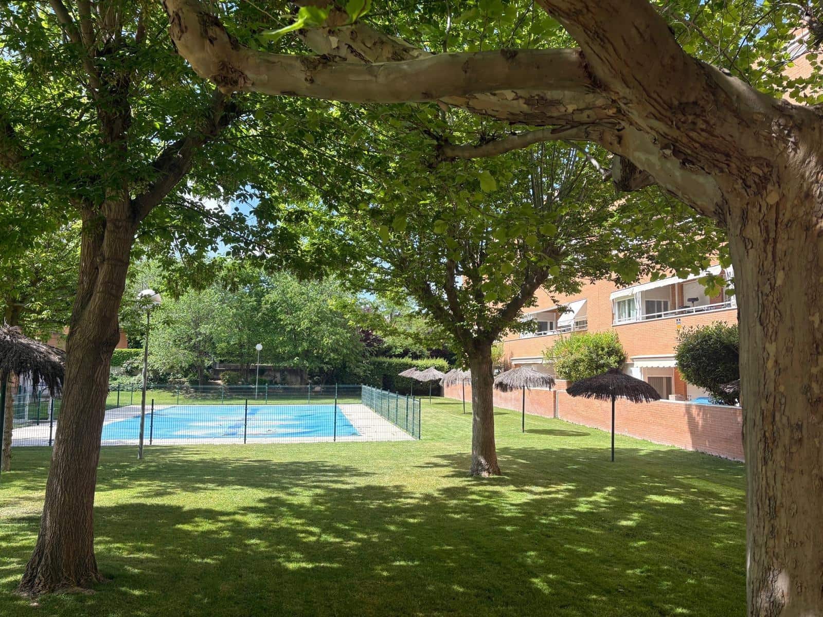 3 bedroom Flat for sale in Las Rozas de Madrid with pool garage - € 649,000 (Ref: 9865287)