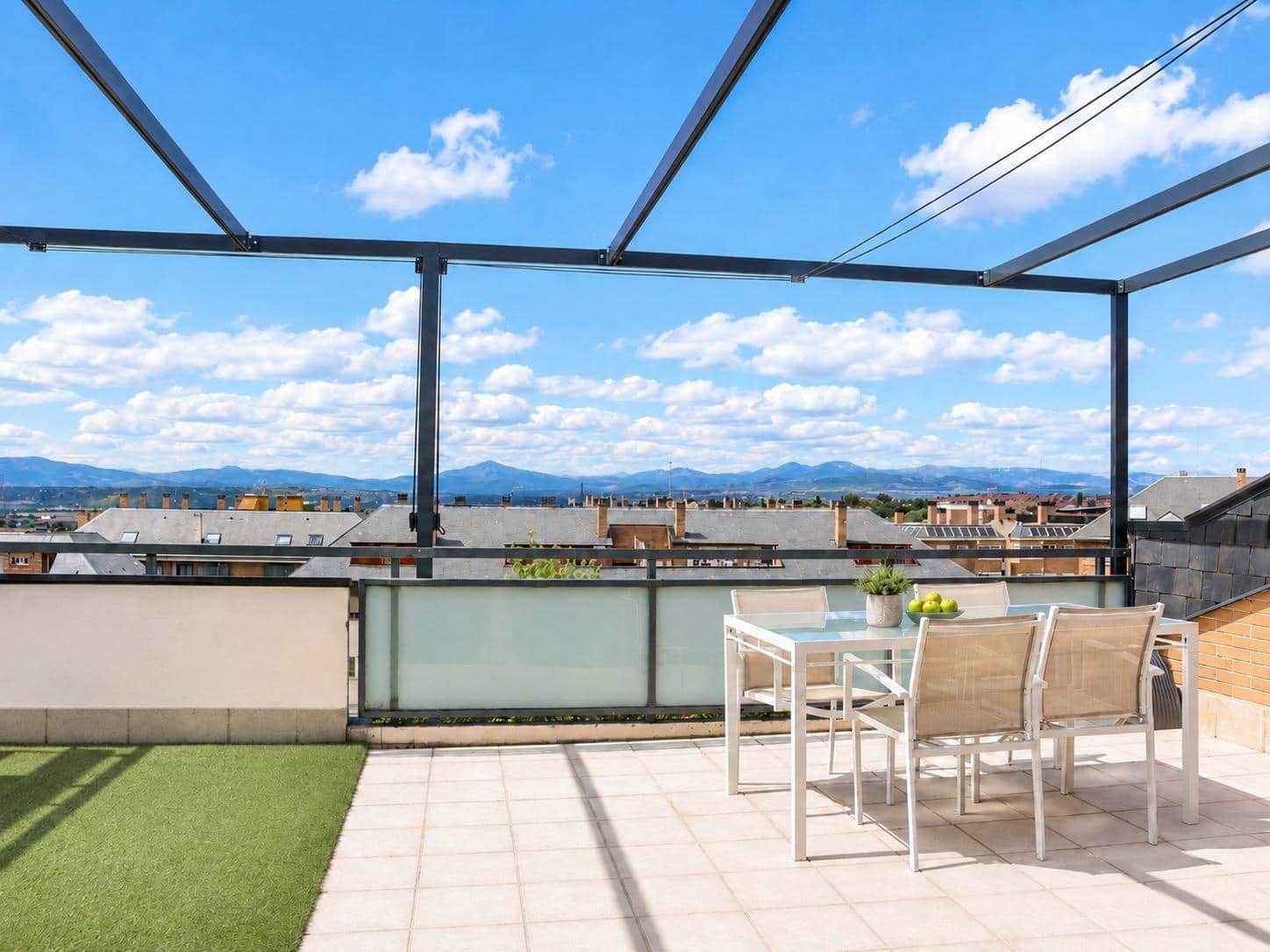 4 soveværelse Penthouse til salg i Majadahonda med swimmingpool garage - € 990.000 (Ref: 9970719)