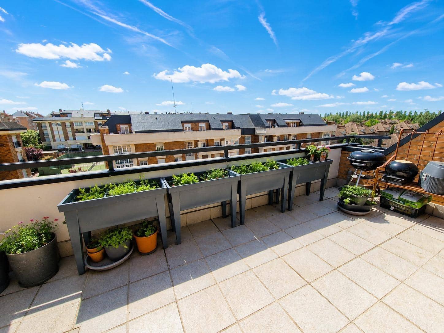 4 soveværelse Penthouse til salg i Majadahonda med swimmingpool garage - € 990.000 (Ref: 9970719)