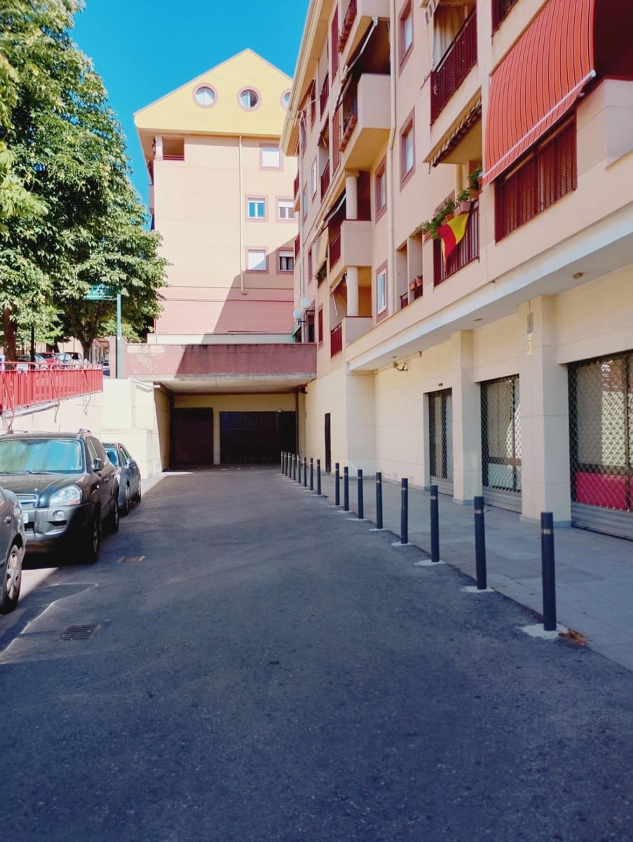 Garage till salu i San Lorenzo de El Escorial - 17 000 € (Ref: 9978968)