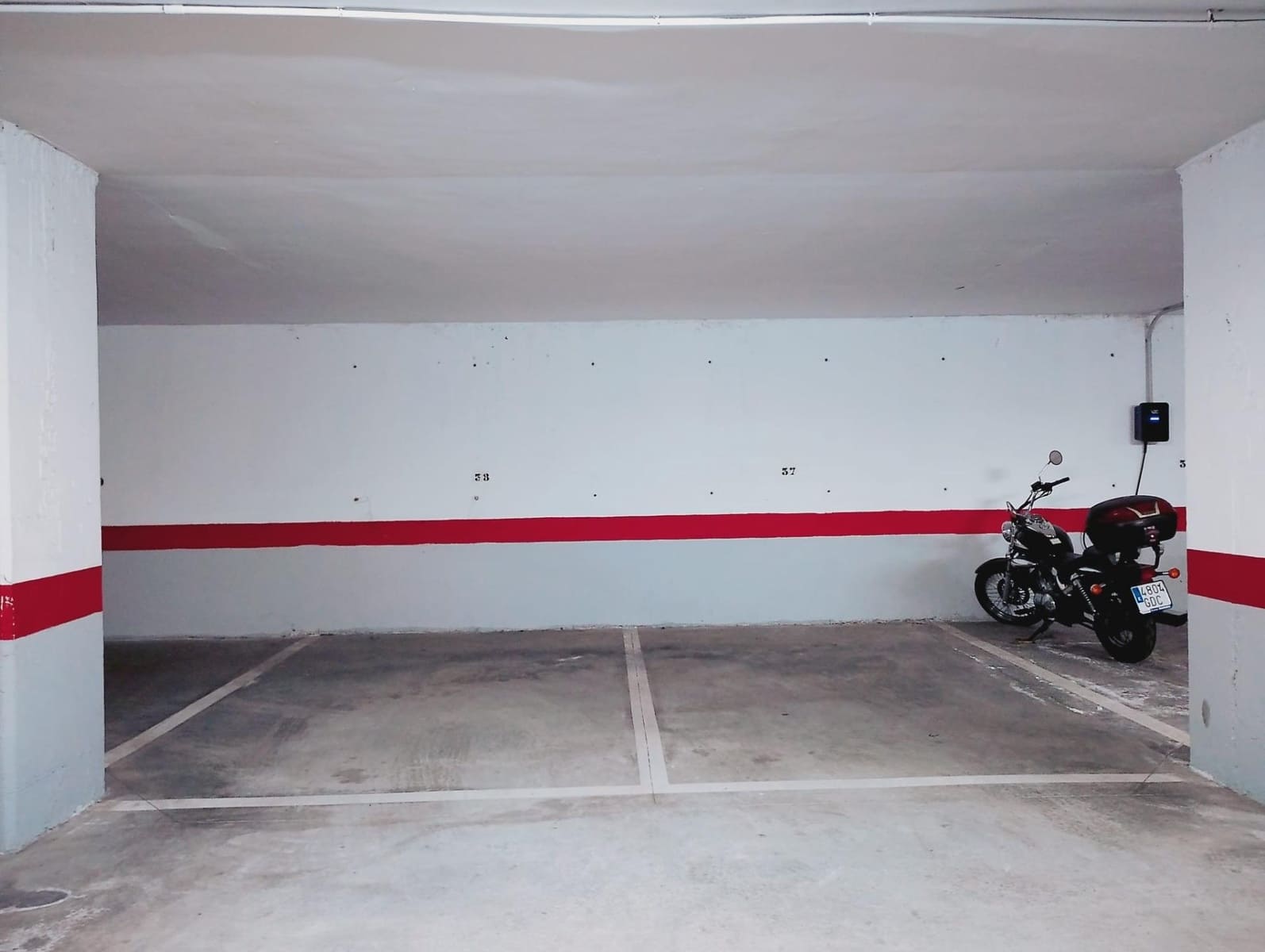 Garage till salu i San Lorenzo de El Escorial - 17 000 € (Ref: 9978968)