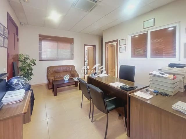 Local Comercial en Lucena en venta - 265.000 € (Ref: 10014315)