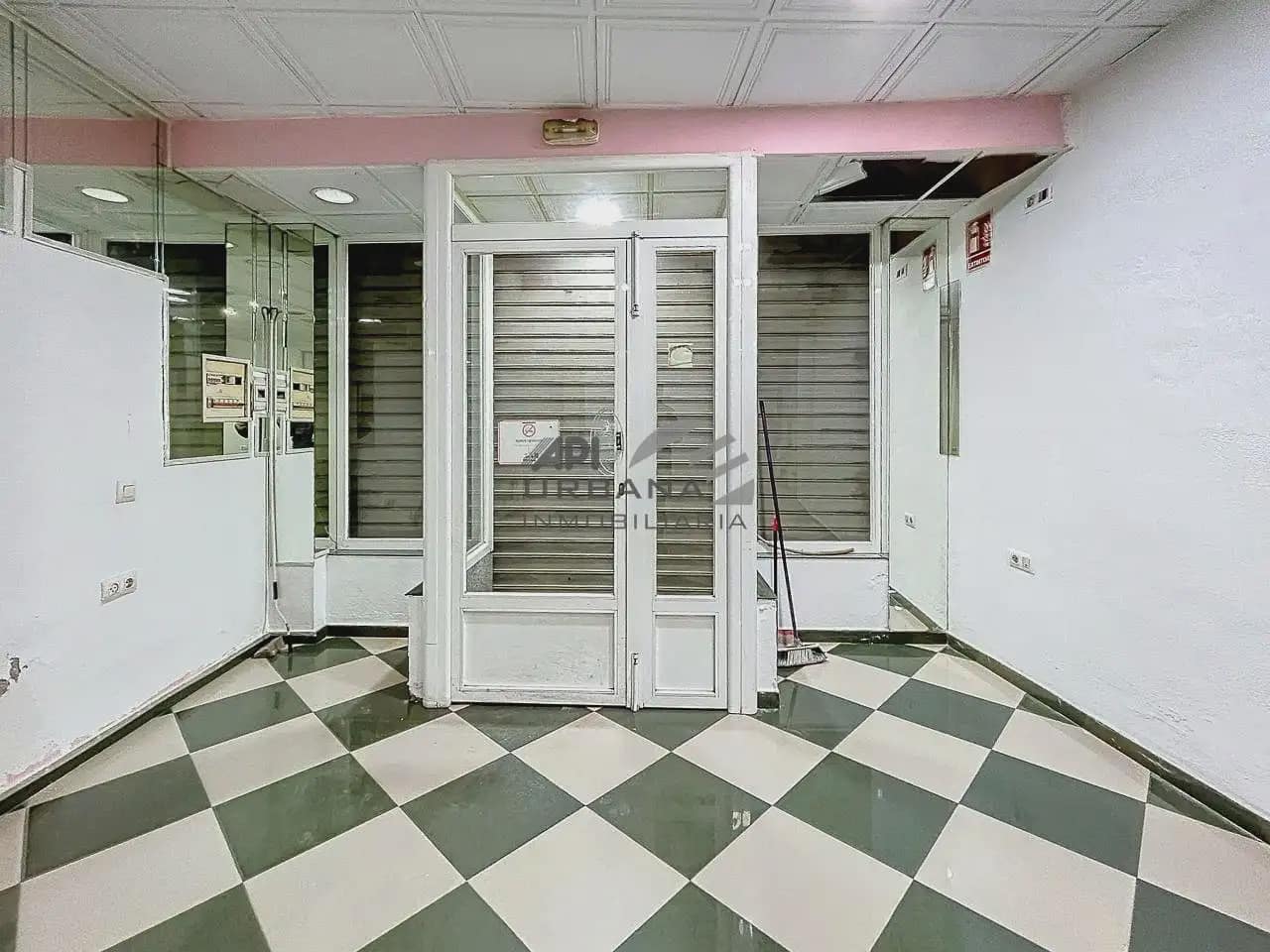 Kommersiell att hyra i Lucena - 600 € (Ref: 10019592)