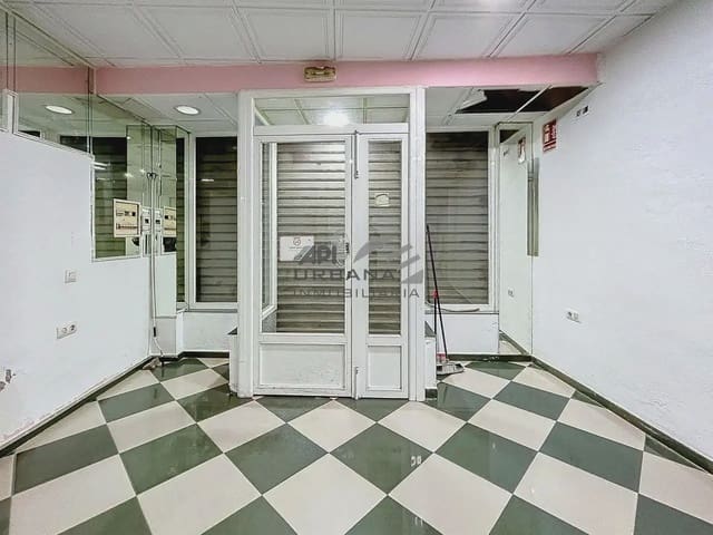 Kommersiell att hyra i Lucena - 600 € (Ref: 10019592)