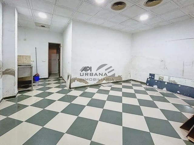 Kommersiell att hyra i Lucena - 600 € (Ref: 10019592)