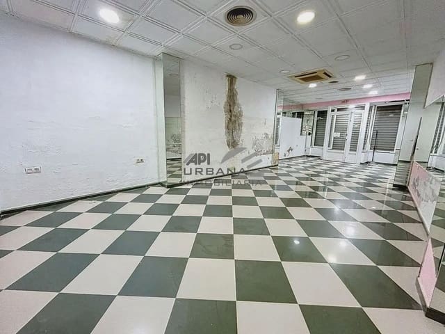 Kommersiell att hyra i Lucena - 600 € (Ref: 10019592)