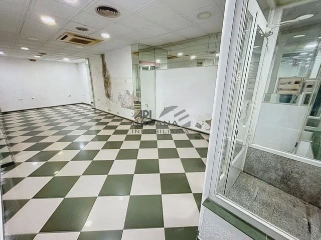 Kommersiell att hyra i Lucena - 600 € (Ref: 10019592)