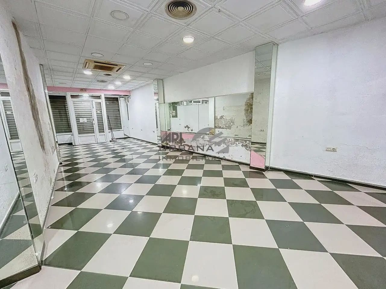 Kommersiell att hyra i Lucena - 600 € (Ref: 10019592)