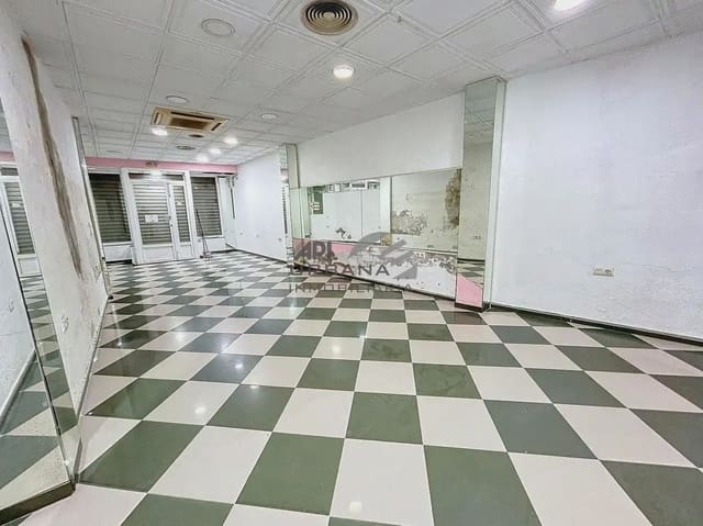 Kommersiell att hyra i Lucena - 600 € (Ref: 10019592)