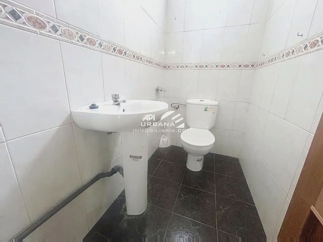 Kaupallinen vuokrattavana paikassa Lucena - 400 € (Ref: 10024664)