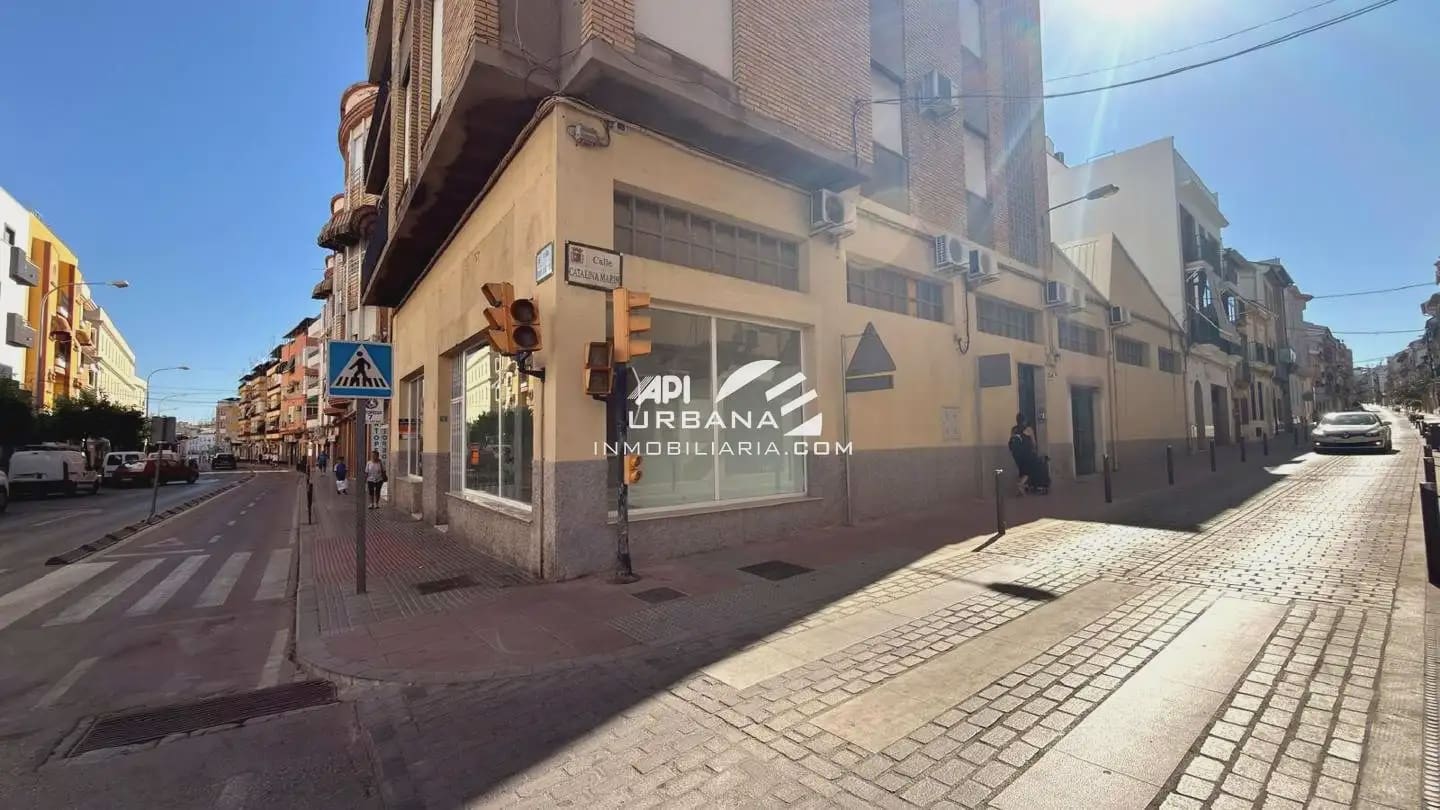 Erhverv til leje i Lucena - € 1.250 (Ref: 10024932)