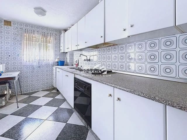 4 sovrum Lägenhet till salu i Lucena - 68 000 € (Ref: 10032229)