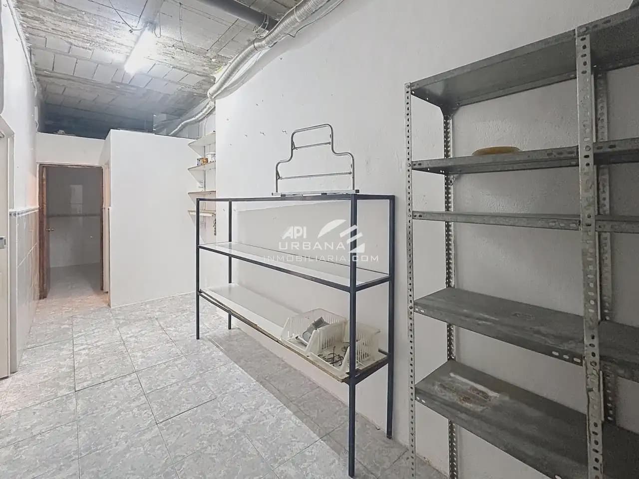 Kommersiell att hyra i Lucena - 400 € (Ref: 10035665)