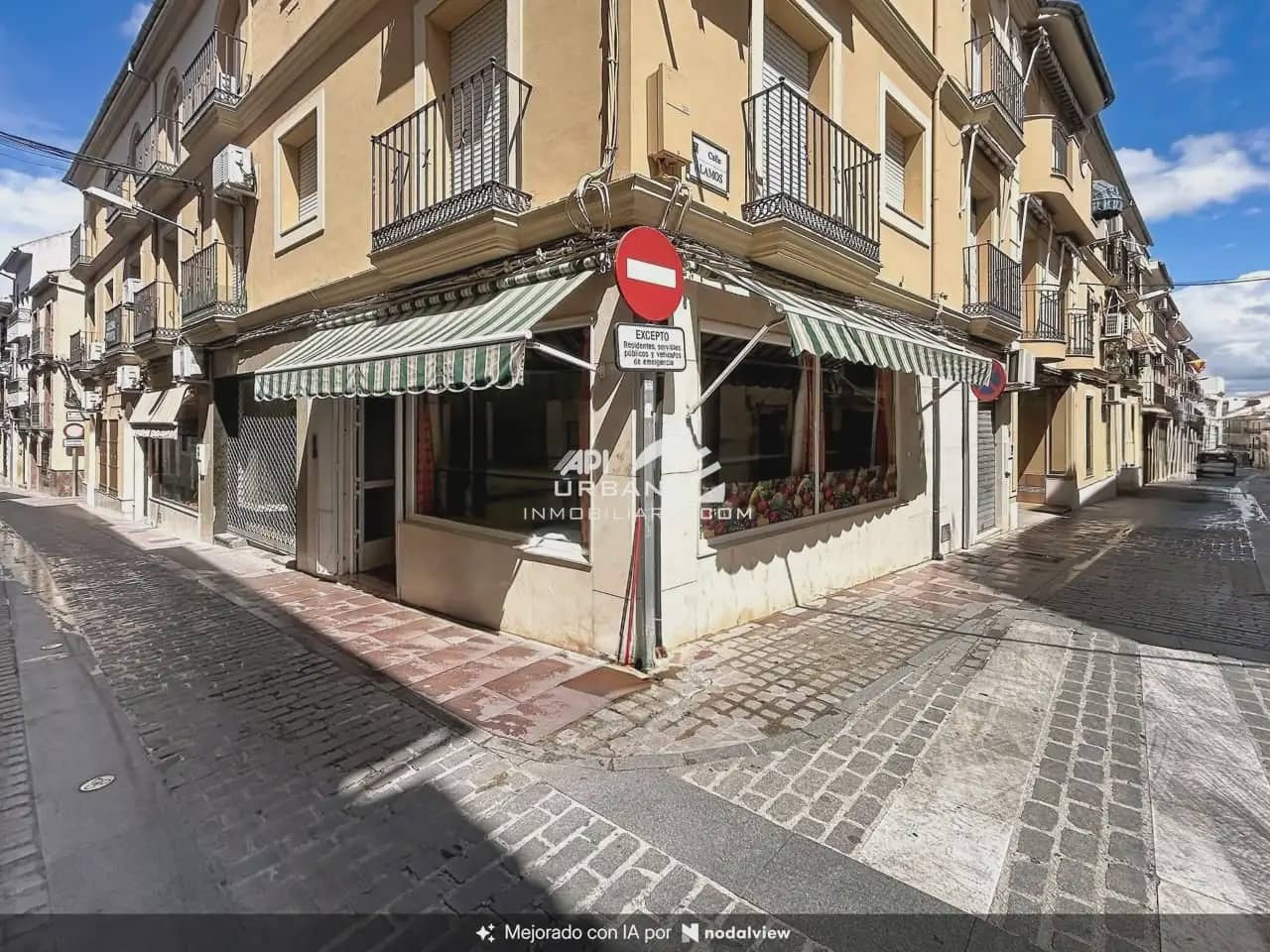 Kommersiell att hyra i Lucena - 400 € (Ref: 10035665)