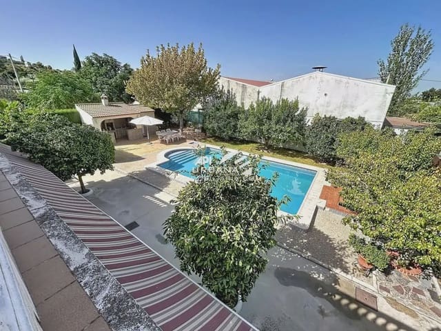 5 camera da letto Villa in vendita in Cabra con piscina garage - 298.000 € (Rif: 10048017)