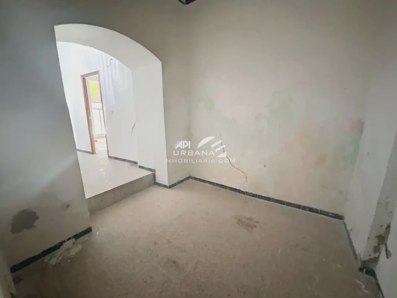 4 quarto Moradia em Banda para venda em Baena - 33 000 € (Ref: 10052033)