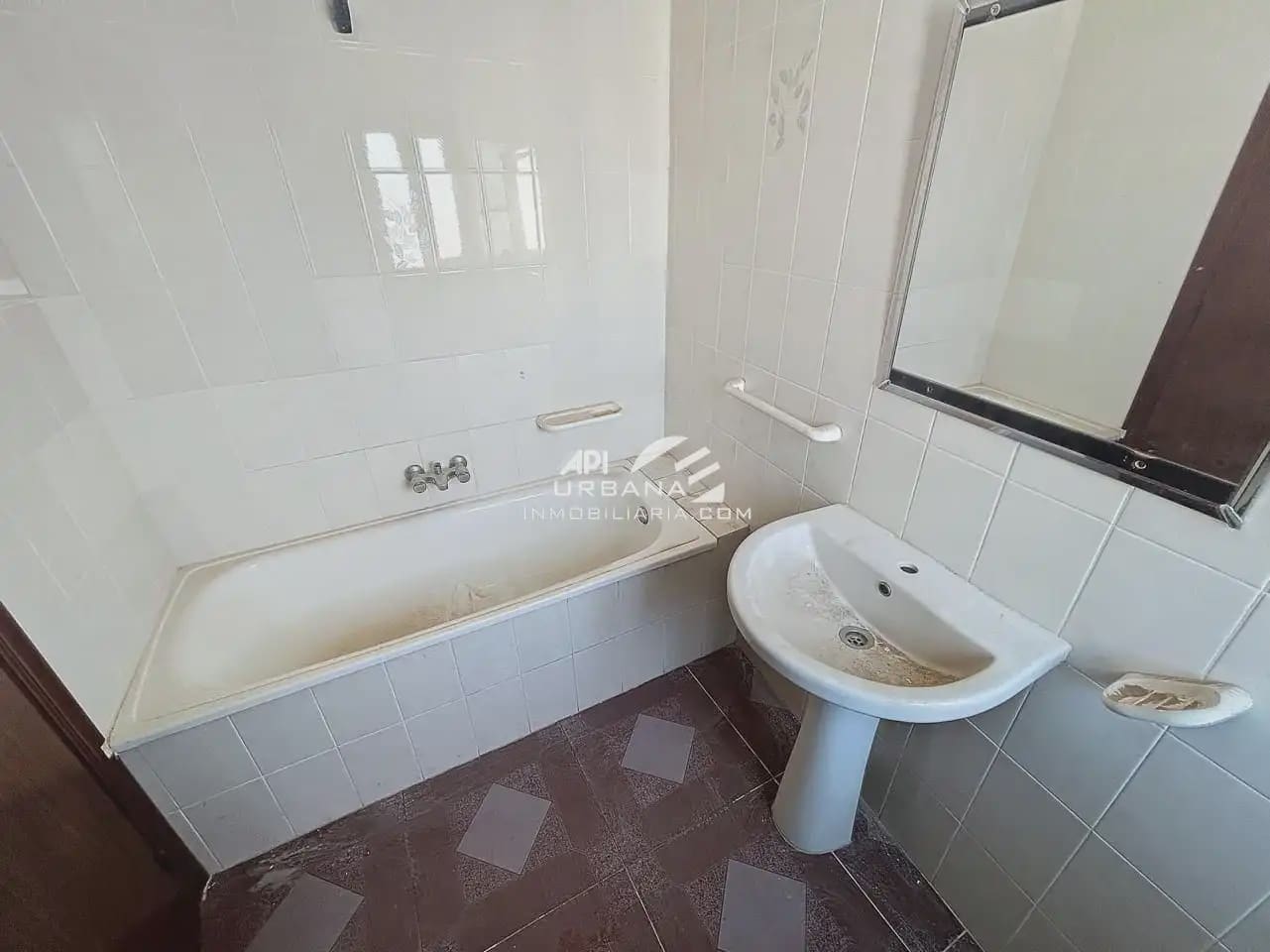 4 quarto Moradia em Banda para venda em Baena - 33 000 € (Ref: 10052033)