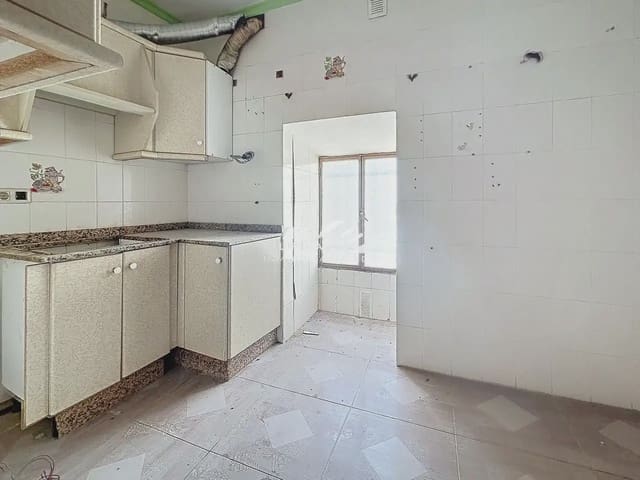 Adosado de 4 habitaciones en Baena en venta - 33.000 € (Ref: 10052033)