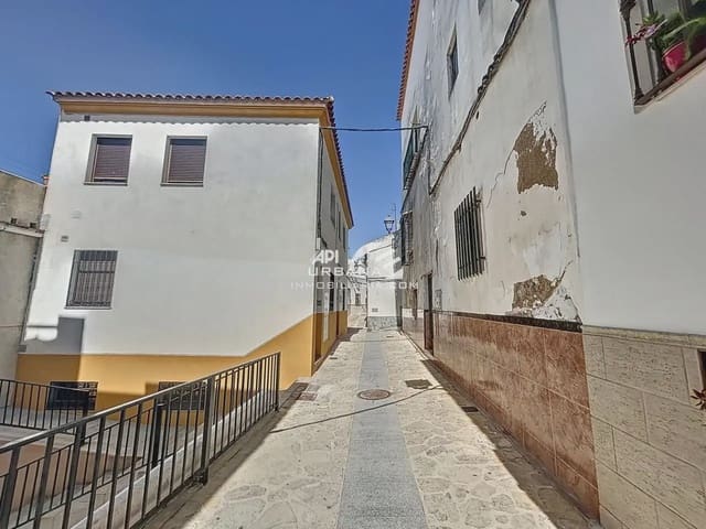 Adosado de 4 habitaciones en Baena en venta - 33.000 € (Ref: 10052033)