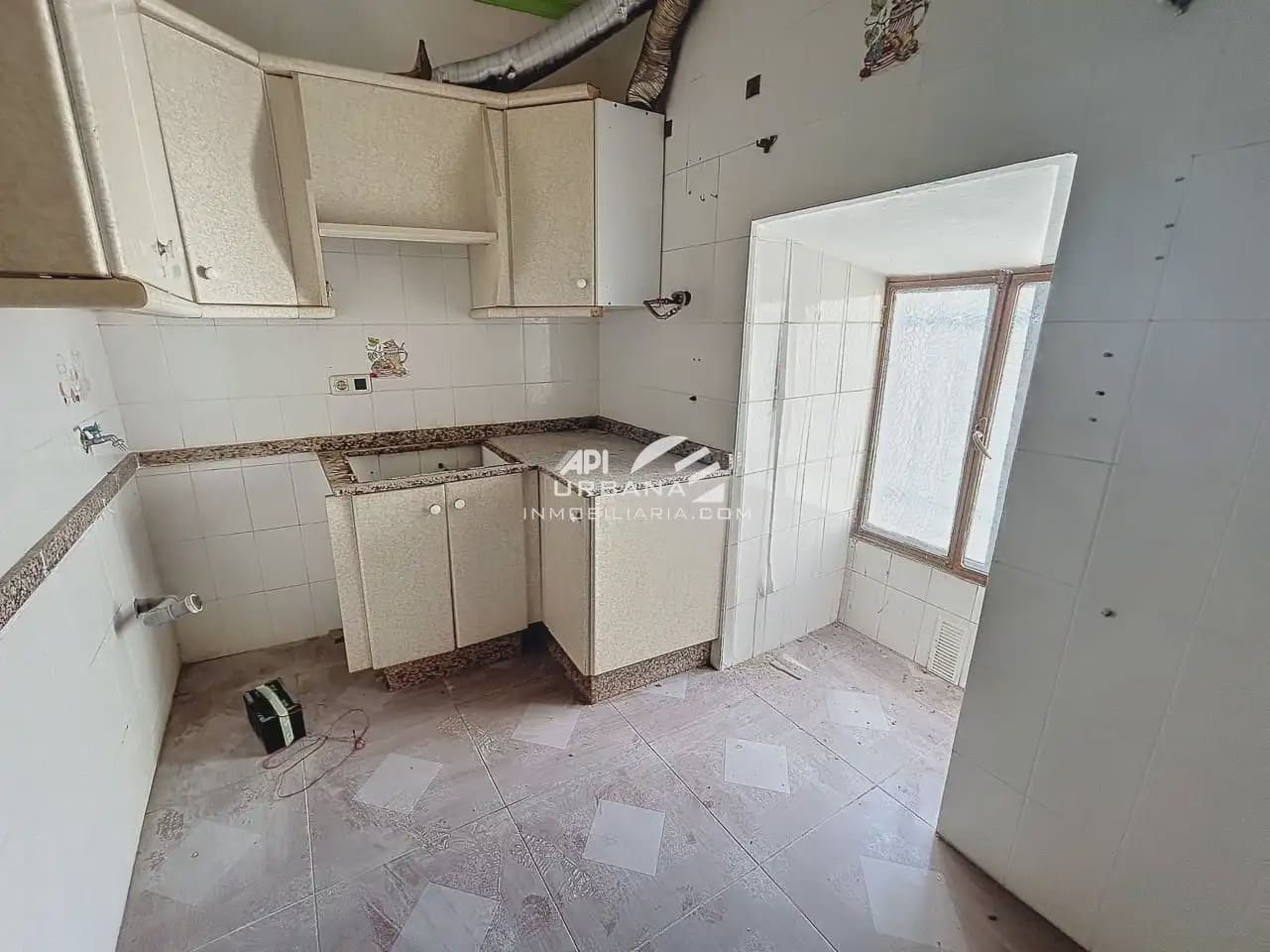 4 quarto Moradia em Banda para venda em Baena - 33 000 € (Ref: 10052033)