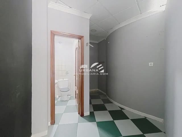 Local Commercial à louer à Lucena - 590 € (Ref: 10078816)