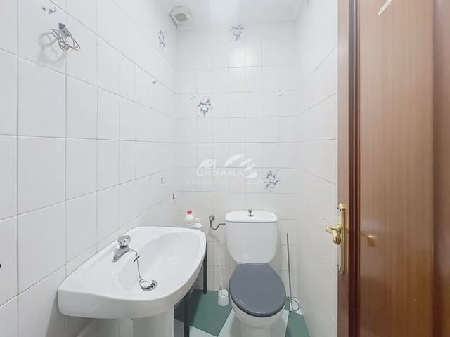 Local Commercial à louer à Lucena - 590 € (Ref: 10078816)