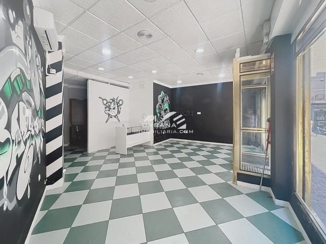 Local Commercial à louer à Lucena - 590 € (Ref: 10078816)